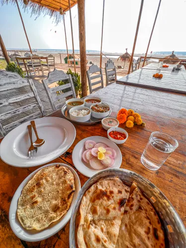 Breakfast / Buffet Lunch