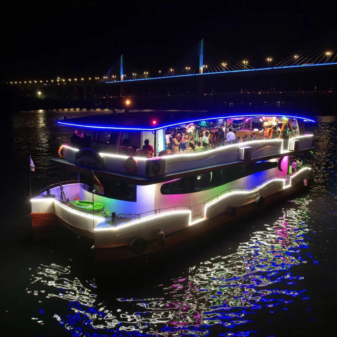 Luxury Dinner Cruise Party